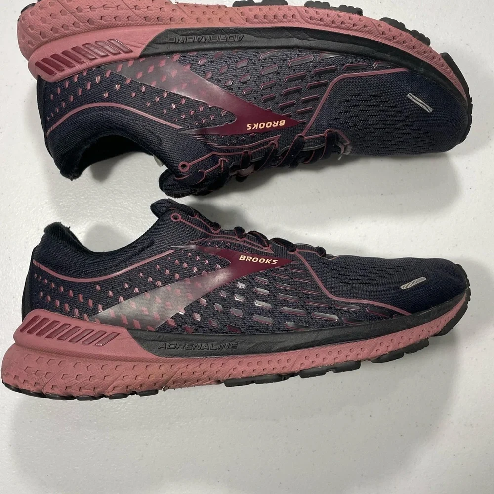 Brooks Women's Adrenaline Athletic Shoes -9.5 SB/00